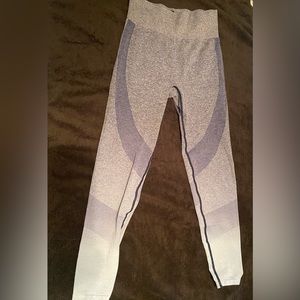 Blue PINK seamless leggings sz medium. Worn only once. Ombré. Blue-light blue